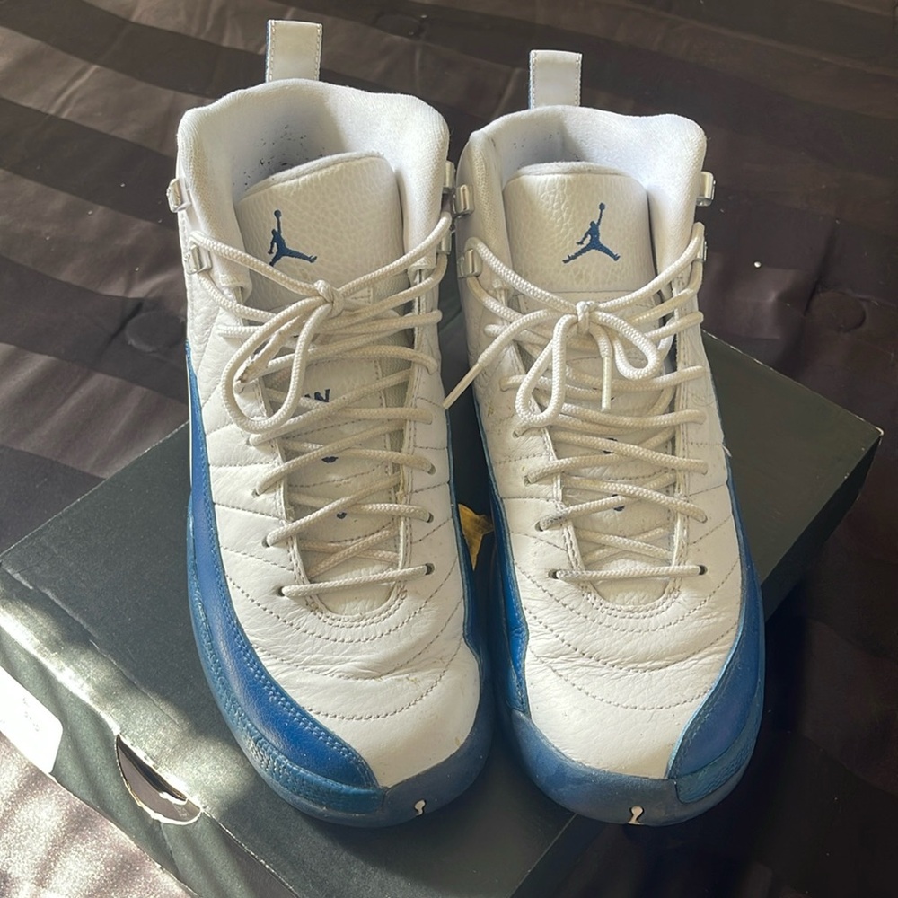 Jordan, retro 12 white/French BL, size 7